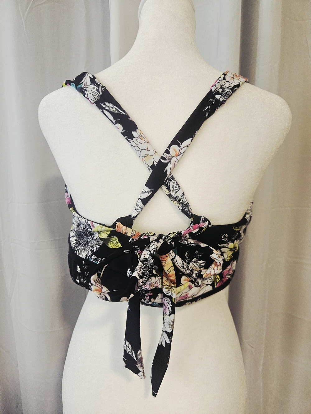 Torrid Floral Or Striped Reversible Bikini Top - Size 2 or XXL - Picture 3 of 5
